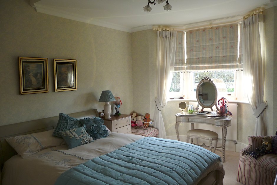 Thames-side property decoration